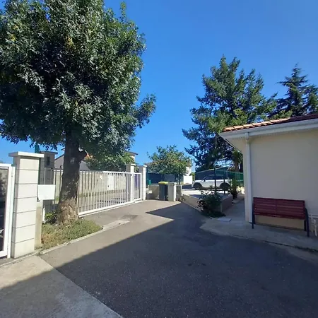 Maison Chez Nous